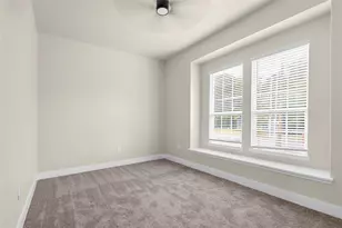 401 S 4th St, Bonham, TX 75418 - Photo 14