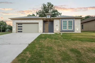 401 S 4th Street, Bonham, TX 75418 - Photo 2