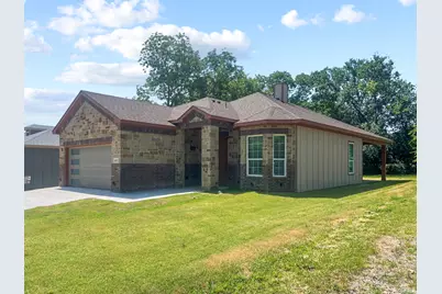 403 S 4th Street, Bonham, TX 75418 - Photo 2