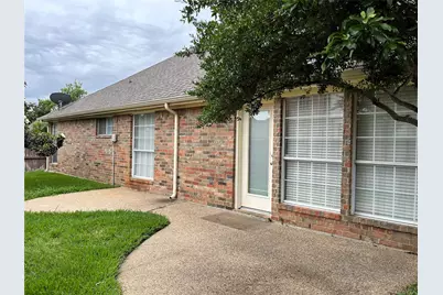 312 Moss Hill Road, Irving, TX 75063 - Photo 2