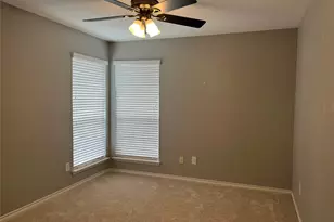 312 Moss Hill Rd, Irving, TX 75063 - Photo 16