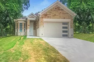 613 S 5th St, Bonham, TX 75418 - Photo 1