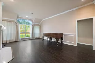 8904 Thornway Dr, North Richland Hills, TX 76182 - Photo 10