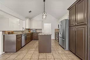 1112 Regina Dr, Hewitt, TX 76643 - Photo 8