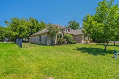 1812 Rockview Drive, Granbury, TX 76049 - Photo 22