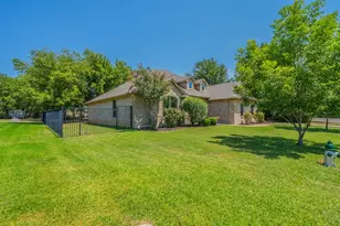 1812 Rockview Dr, Granbury, TX 76049 - Photo 22