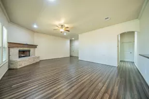 1812 Rockview Dr, Granbury, TX 76049 - Photo 4