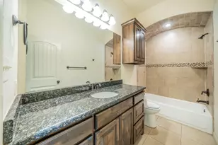 1812 Rockview Dr, Granbury, TX 76049 - Photo 16