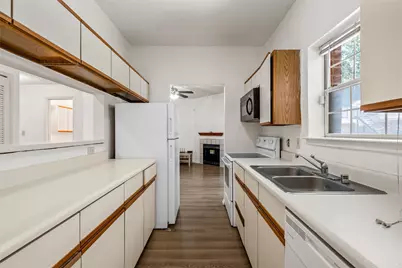 600 Bagby Avenue #7A, Waco, TX 76706 - Photo 6