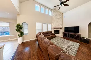 1917 Sunflower Dr, Glenn Heights, TX 75154 - Photo 18