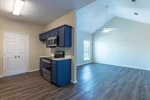102 Collett Ct, Weatherford, TX 76088 - Photo 8