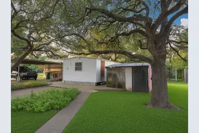 9014 5th Street, Crawford, TX 76638 - Photo 10