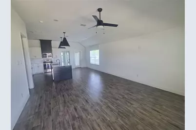 900 Tesslynn Avenue, Godley, TX 76044 - Photo 4