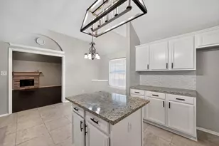 508 Kempson Ct, Saginaw, TX 76179 - Photo 8