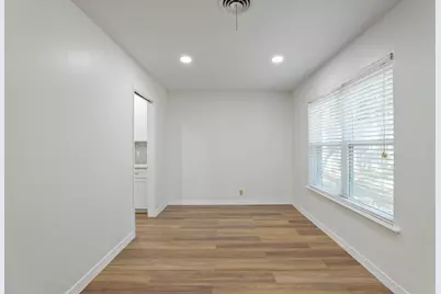 624 Hillview Drive, Hurst, TX 76054 - Photo 8