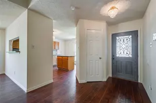 6304 Brookcrest Dr, Arlington, TX 76018 - Photo 4
