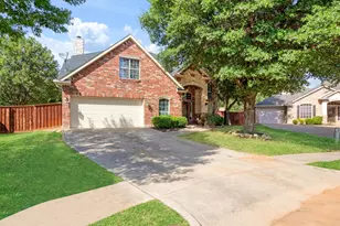 6004 Cedar Glen Ct, Grand Prairie, TX 75052 - Photo 4