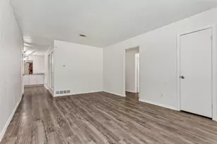 3009 W 11th St, Irving, TX 75060 - Photo 6