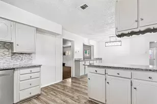 3009 W 11th St, Irving, TX 75060 - Photo 18