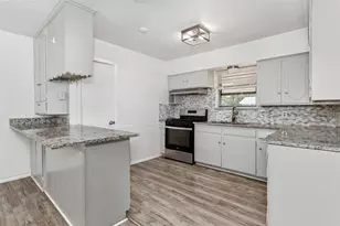 3009 W 11th St, Irving, TX 75060 - Photo 14