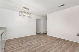 3009 W 11th St, Irving, TX 75060 - Photo 10