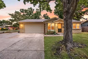 3009 W 11th St, Irving, TX 75060 - Photo 1