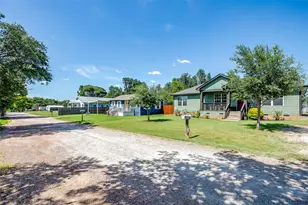 6605 Six J Ct, Granbury, TX 76049 - Photo 4