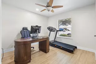 3908 Royal Ln, Dallas, TX 75229 - Photo 18