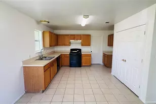 7632 Livvie Meador Ln, Dallas, TX 75227 - Photo 14