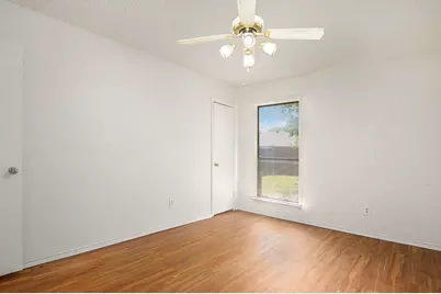 6819 W Cleburne Road, Fort Worth, TX 76133 - Photo 14