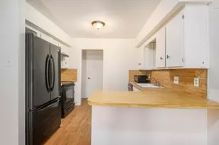 6819 W Cleburne Rd, Fort Worth, TX 76133 - Photo 8