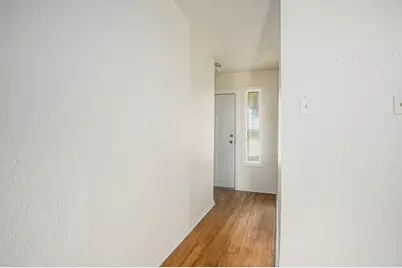 6819 W Cleburne Road, Fort Worth, TX 76133 - Photo 12