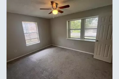 934 Robinwood Drive, Arlington, TX 76017 - Photo 8