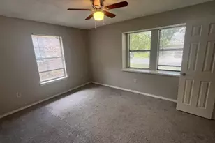 934 Robinwood Dr, Arlington, TX 76017 - Photo 8