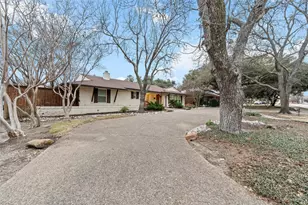 6806 Royal Ln, Dallas, TX 75230 - Photo 2