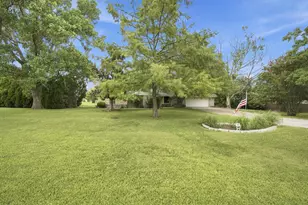 1215 Butcher Rd, Waxahachie, TX 75165 - Photo 4