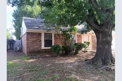 3618 Wentworth Drive, Arlington, TX 76001 - Photo 2
