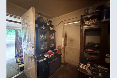 311 SW 3rd Street, Mineral Wells, TX 76067 - Photo 2