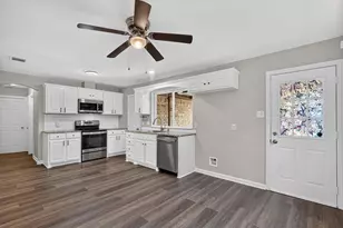 624 Hallvale Dr, White Settlement, TX 76108 - Photo 4