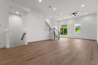 2203 Hondo Avenue #202, Dallas, TX 75219 - Photo 4