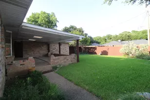 10146 Coveridge Dr, Dallas, TX 75238 - Photo 16