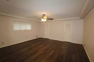 10146 Coveridge Dr, Dallas, TX 75238 - Photo 14