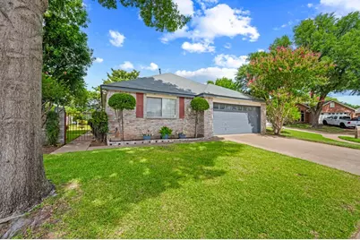 1812 Realistic Court, Bedford, TX 76021 - Photo 4