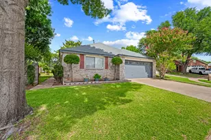 1812 Realistic Ct, Bedford, TX 76021 - Photo 4