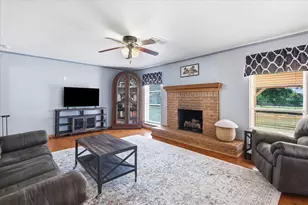 892 Highland Cir, Springtown, TX 76082 - Photo 12