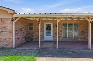 892 Highland Cir, Springtown, TX 76082 - Photo 6
