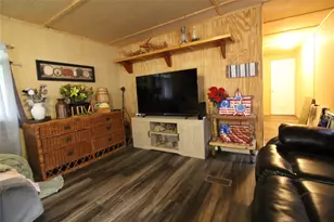 921 Crown Dr, Tool, TX 75143 - Photo 10