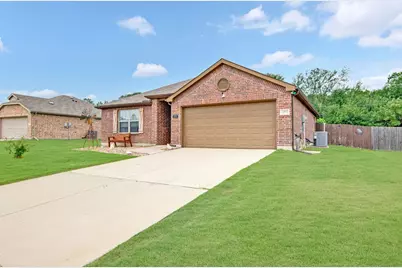 408 Highmeadow Drive, Aubrey, TX 76227 - Photo 2