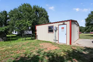 403 Prairie Ln, Azle, TX 76020 - Photo 10