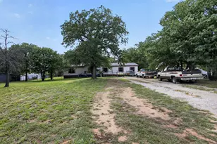 403 Prairie Ln, Azle, TX 76020 - Photo 2